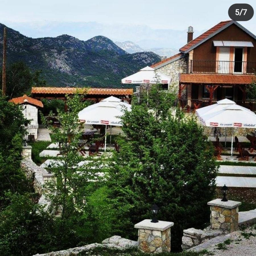 Vikendica,Bungalovi Lipska Pecina เซทินเจ ภายนอก รูปภาพ