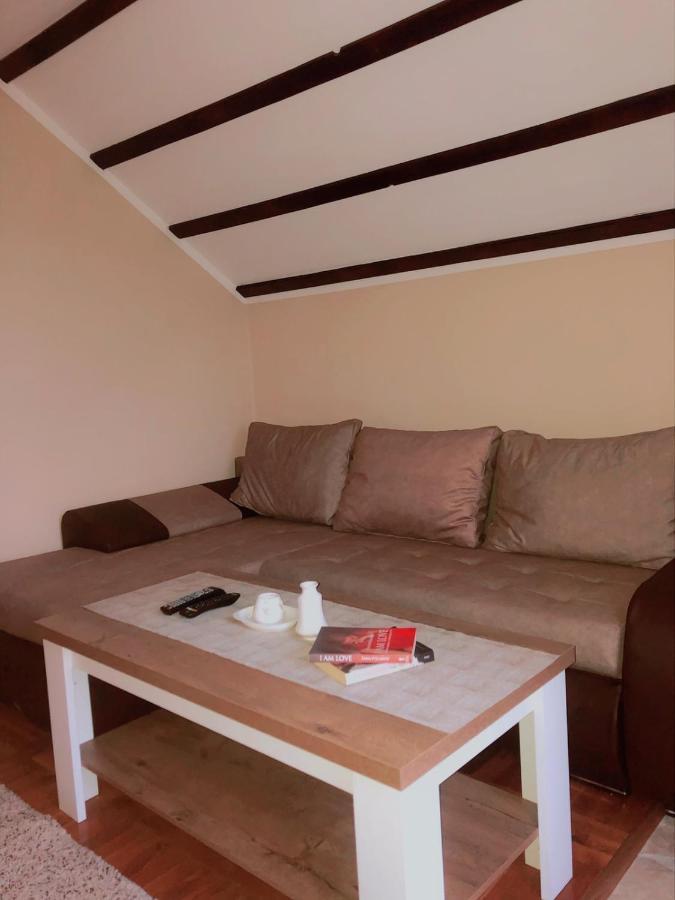 Vikendica,Bungalovi Lipska Pecina เซทินเจ ภายนอก รูปภาพ