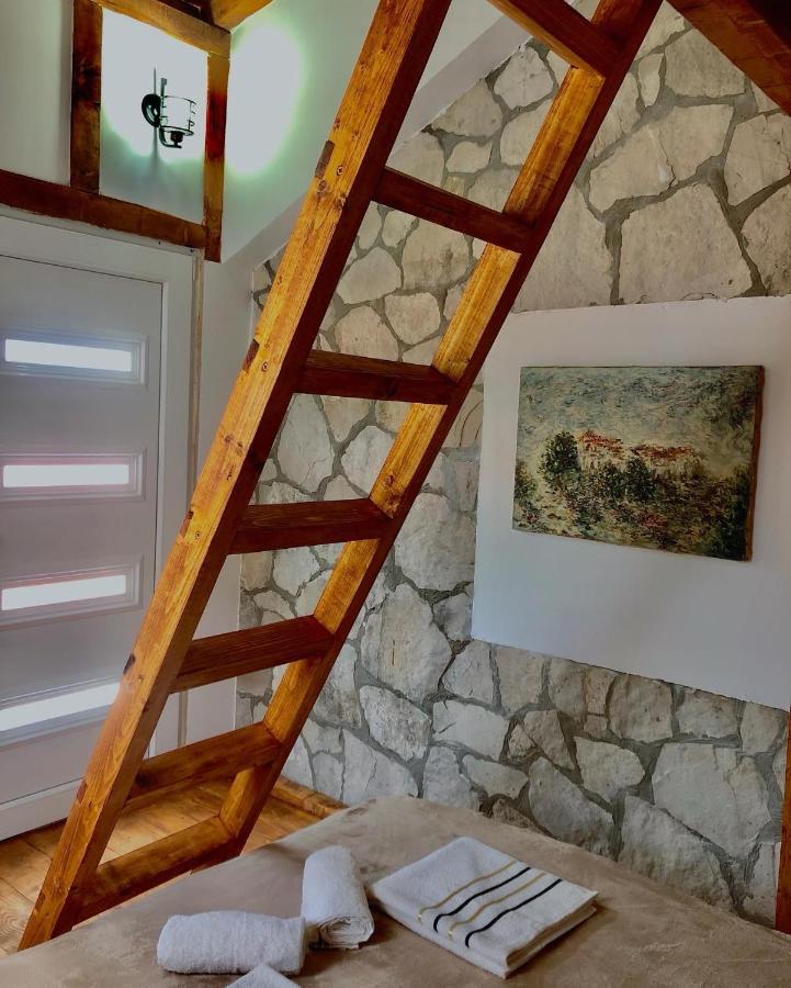 Vikendica,Bungalovi Lipska Pecina เซทินเจ ภายนอก รูปภาพ