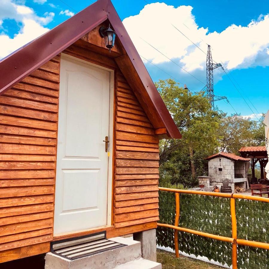 Vikendica,Bungalovi Lipska Pecina เซทินเจ ภายนอก รูปภาพ