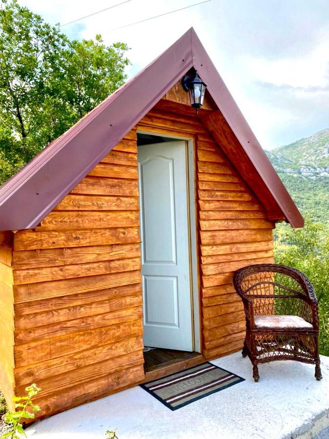 Vikendica,Bungalovi Lipska Pecina เซทินเจ ภายนอก รูปภาพ