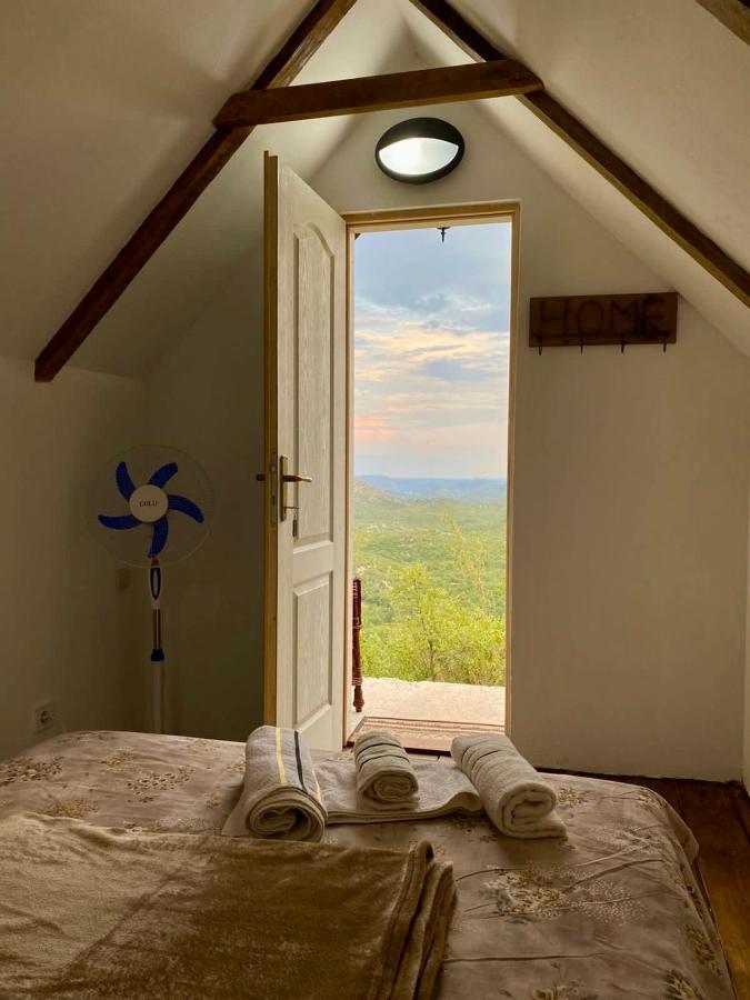 Vikendica,Bungalovi Lipska Pecina เซทินเจ ภายนอก รูปภาพ