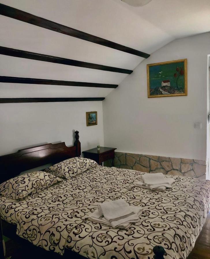 Vikendica,Bungalovi Lipska Pecina เซทินเจ ภายนอก รูปภาพ