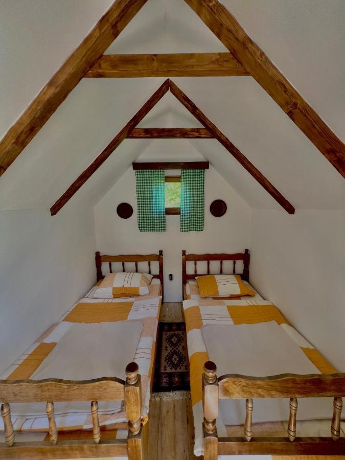 Vikendica,Bungalovi Lipska Pecina เซทินเจ ภายนอก รูปภาพ