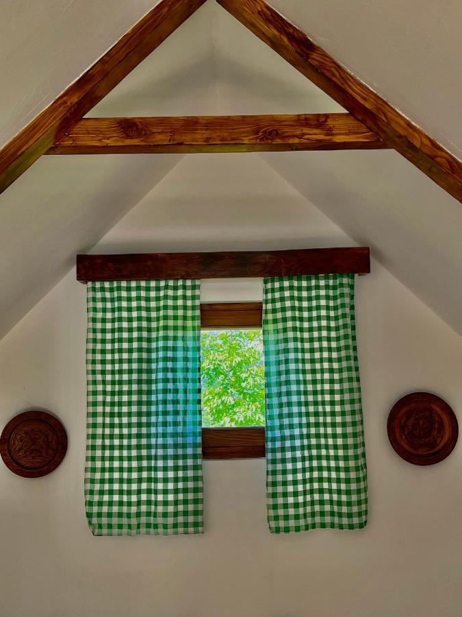 Vikendica,Bungalovi Lipska Pecina เซทินเจ ภายนอก รูปภาพ