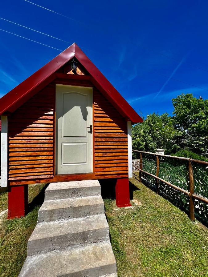 Vikendica,Bungalovi Lipska Pecina เซทินเจ ภายนอก รูปภาพ