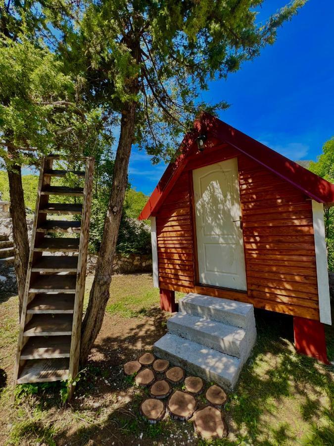 Vikendica,Bungalovi Lipska Pecina เซทินเจ ภายนอก รูปภาพ