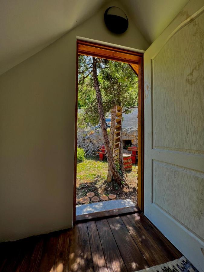 Vikendica,Bungalovi Lipska Pecina เซทินเจ ภายนอก รูปภาพ