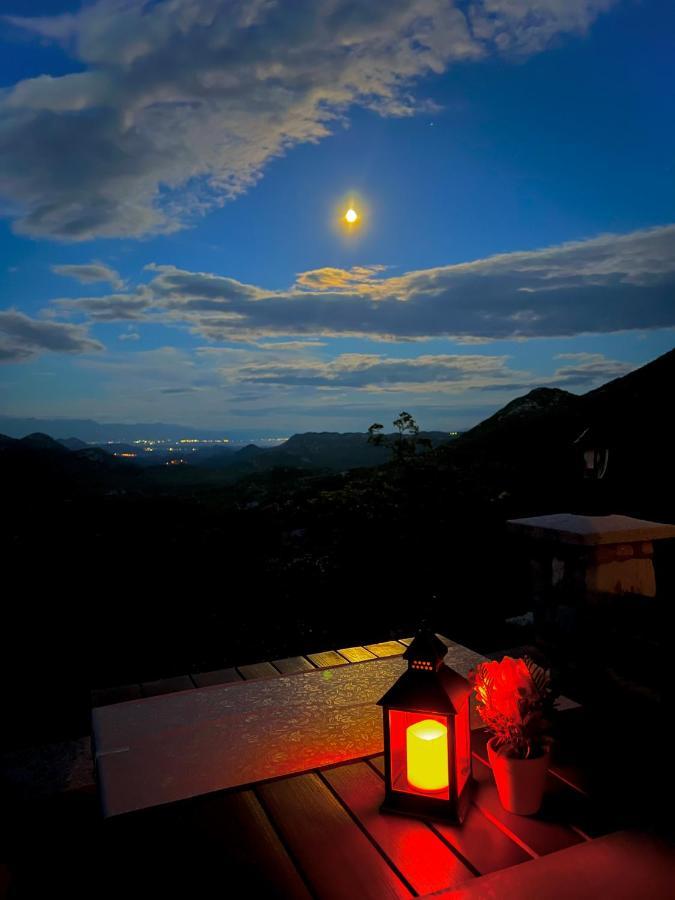 Vikendica,Bungalovi Lipska Pecina เซทินเจ ภายนอก รูปภาพ