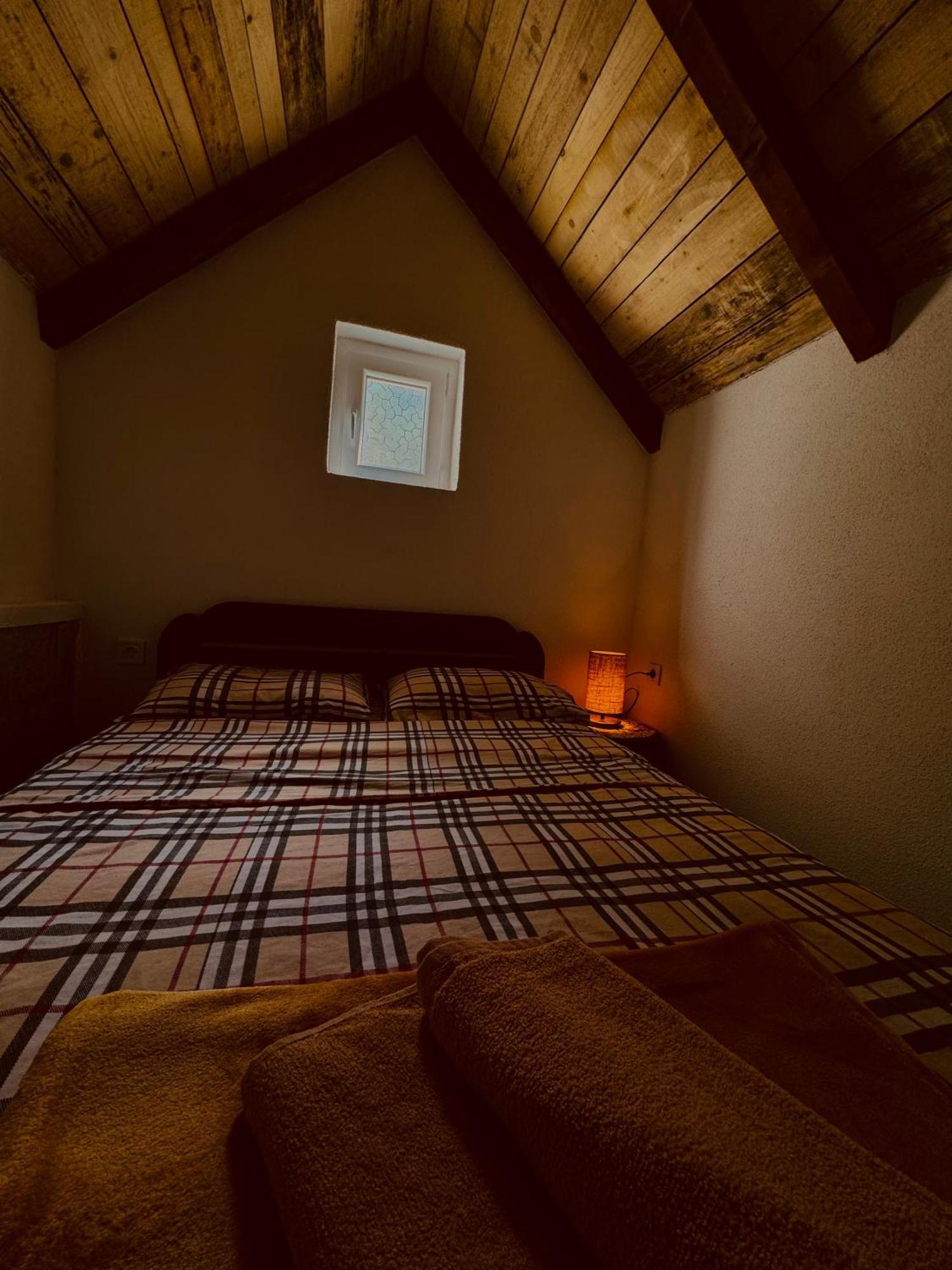 Vikendica,Bungalovi Lipska Pecina เซทินเจ ภายนอก รูปภาพ